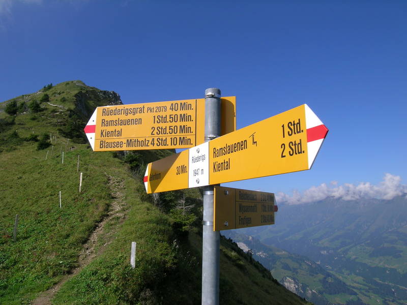 csm_Wegweiser_Bergwanderweg1_c28cda2eab